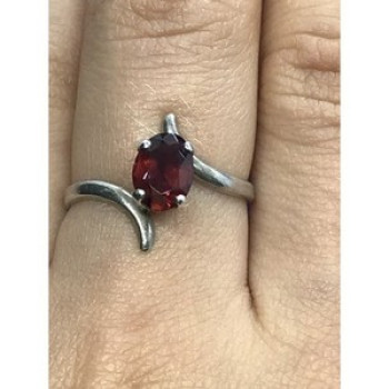 925 Sterling Silver Garnet Ring Size 8