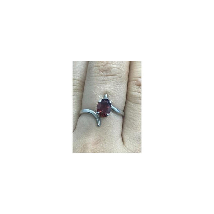 925 Sterling Silver Garnet Ring Size 8