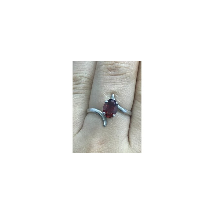925 Sterling Silver Garnet Ring Size 8