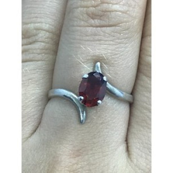 925 Sterling Silver Garnet Ring Size 8