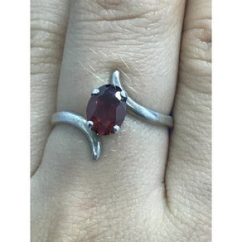 925 Sterling Silver Garnet Ring Size 8