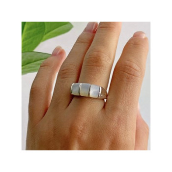 925 Sterling Silver Mother Of Pearl Ring Size 9
