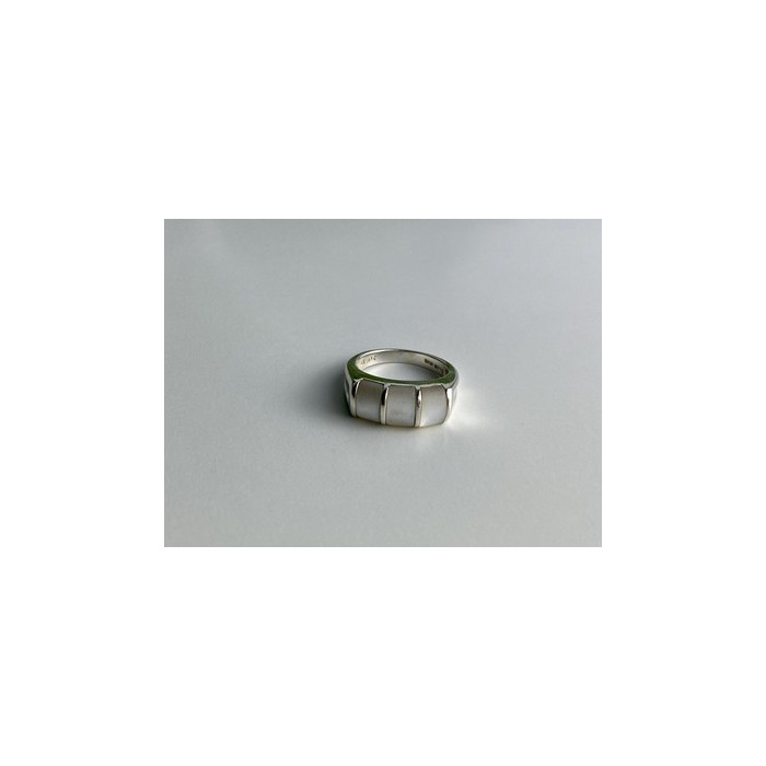 925 Sterling Silver Mother Of Pearl Ring Size 9