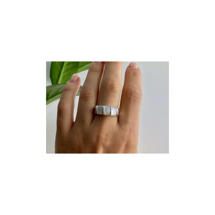 925 Sterling Silver Mother Of Pearl Ring Size 9