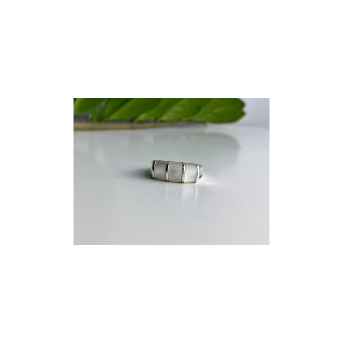 925 Sterling Silver Mother Of Pearl Ring Size 9