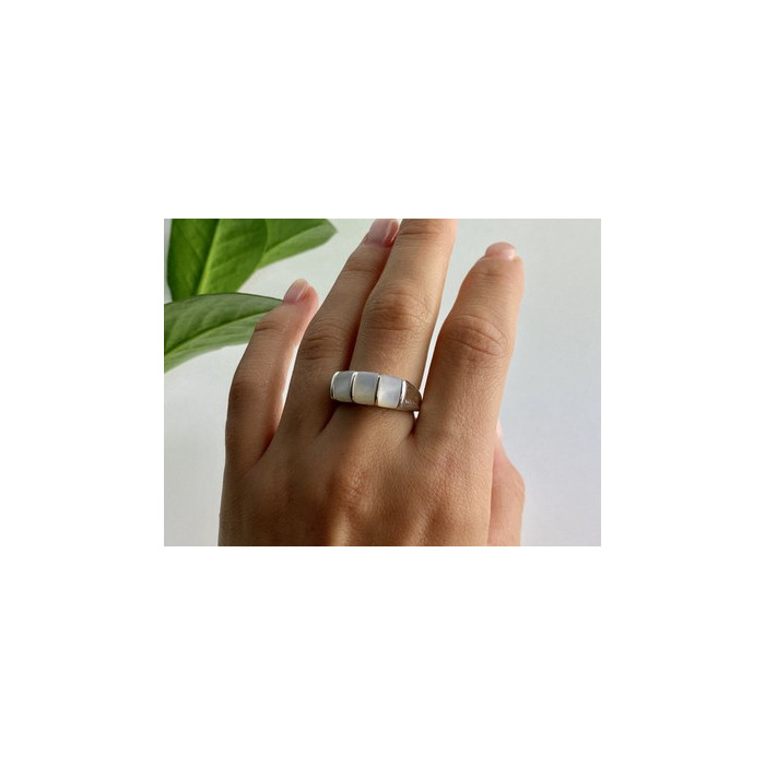 925 Sterling Silver Mother Of Pearl Ring Size 9