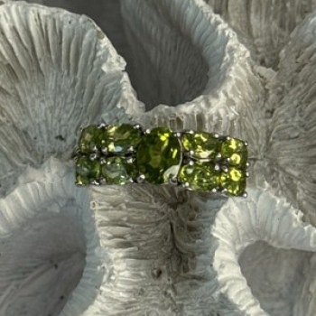 925 Sterling Silver Peridot Ring Size 8