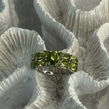 925 Sterling Silver Peridot Ring Size 8
