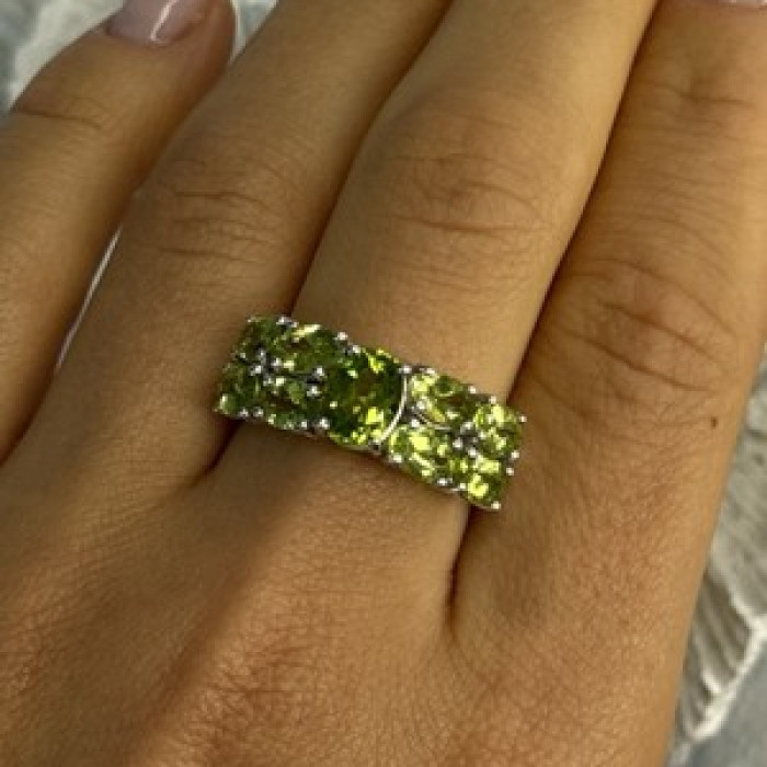 925 Sterling Silver Peridot Ring Size 8