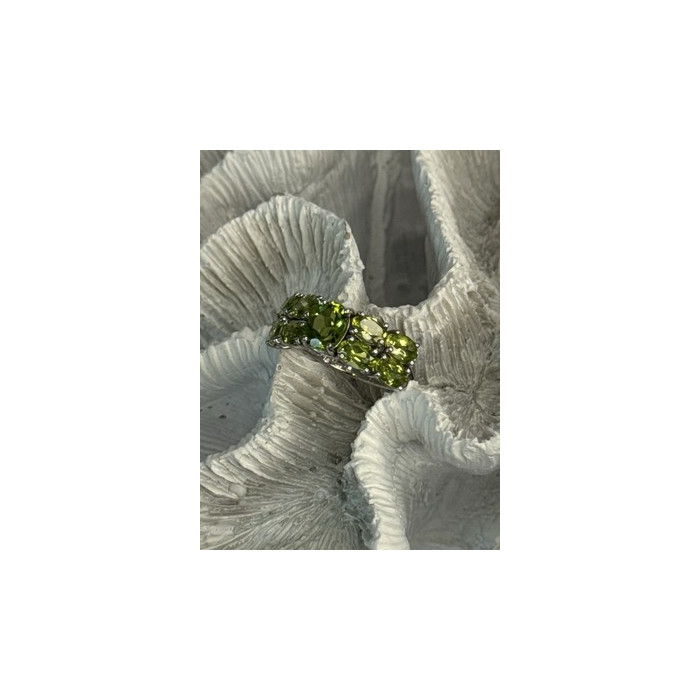 925 Sterling Silver Peridot Ring Size 8