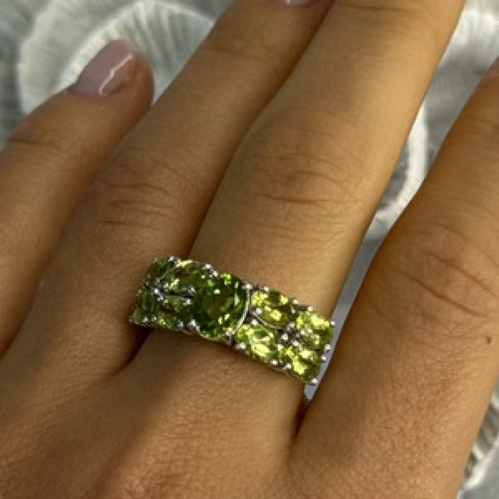 925 Sterling Silver Peridot Ring Size 8