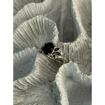 925 Sterling Silver Garnet & Marcasite Ring Size 7