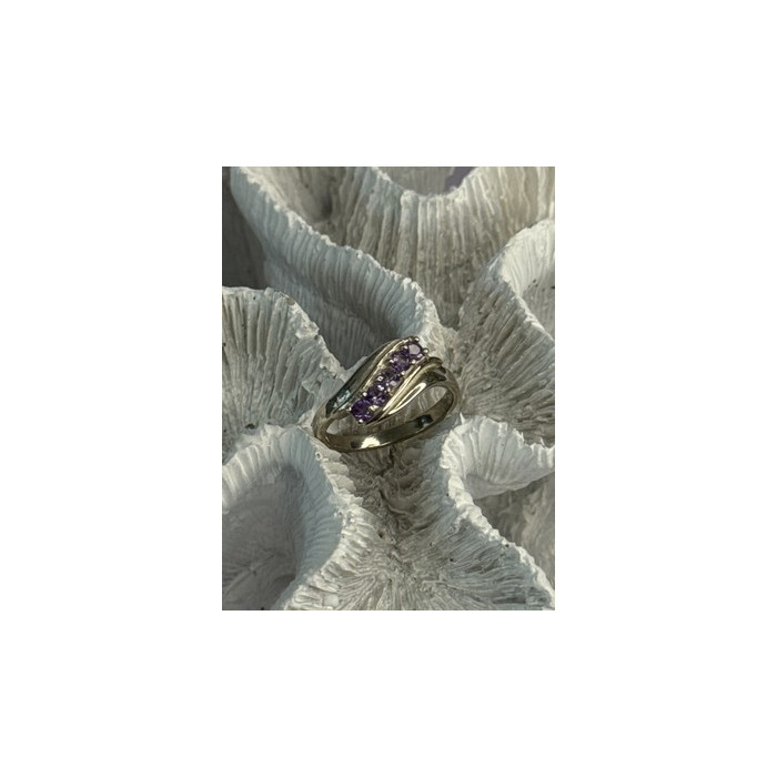 Elegant 925 Sterling Silver Amethyst Ring Size 9.5