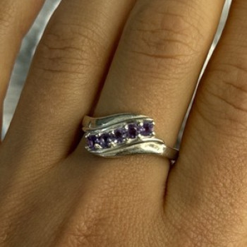 Elegant 925 Sterling Silver Amethyst Ring Size 9.5