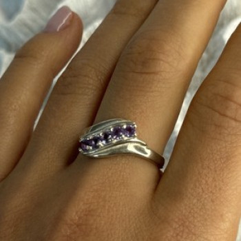 Elegant 925 Sterling Silver Amethyst Ring Size 9.5