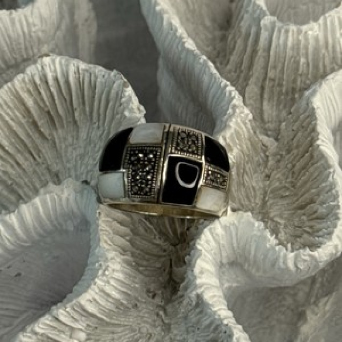 925 Sterling Silver Onyx Abalone Marcasite Ring Size 8
