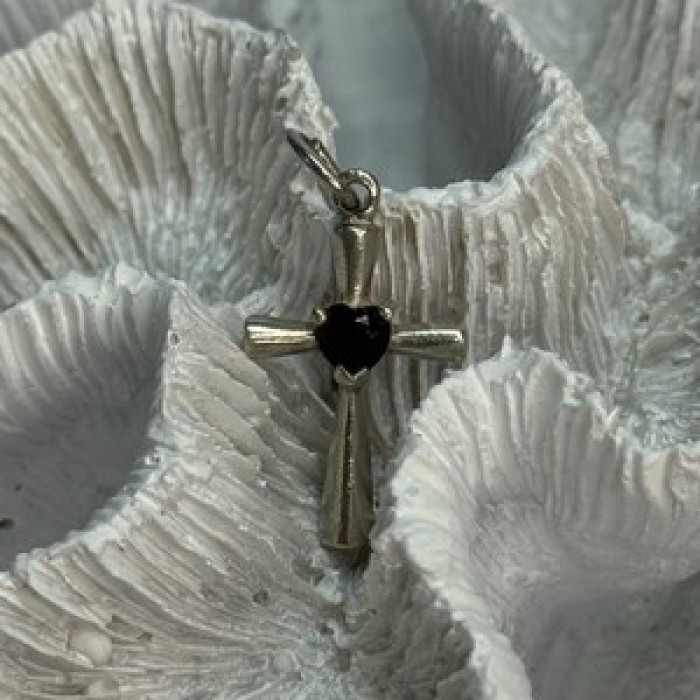 925 Sterling Silver Garnet Heart Cross Length 1.2 Inch