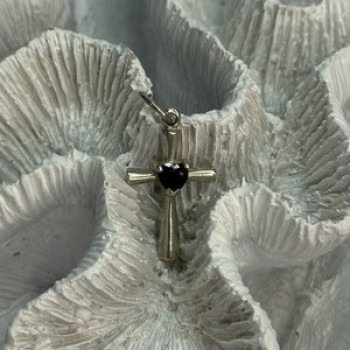 925 Sterling Silver Garnet Heart Cross Length 1.2 Inch