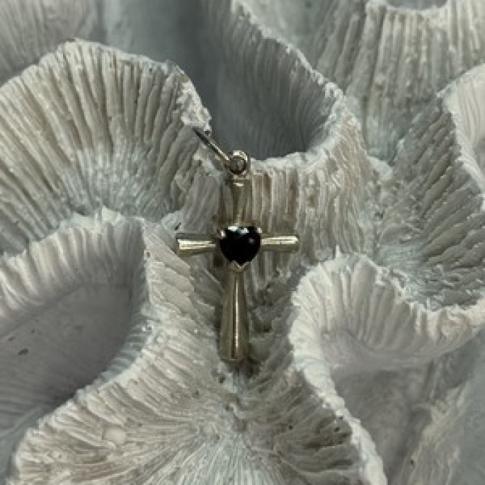 925 Sterling Silver Garnet Heart Cross Length 1.2 Inch