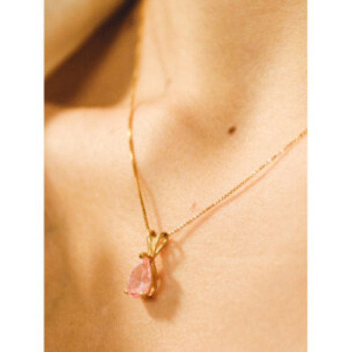 14 K Yellow Gold Morganite Chain With Pendant
