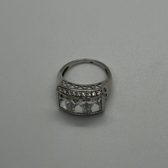 925 Sterling Silver CZ Ring Size 7