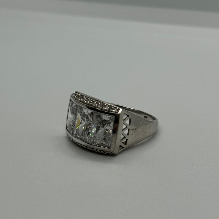 925 Sterling Silver CZ Ring Size 7