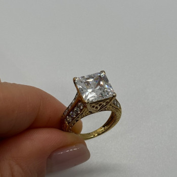 925 Sterling Silver Gold Plated CZ Ring Size 4.5