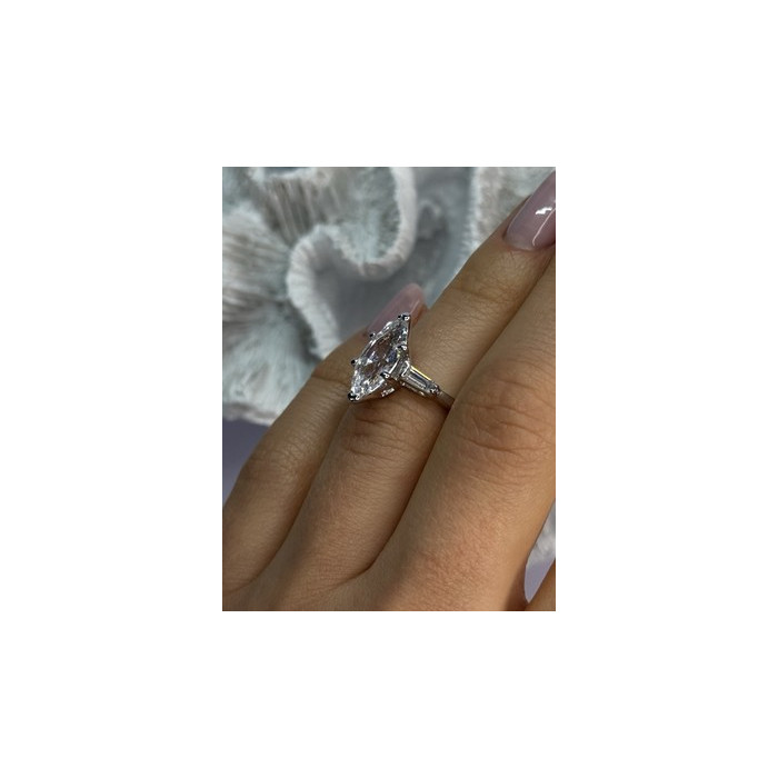 Beautiful 925 Sterling Silver CZ Ring Size 6