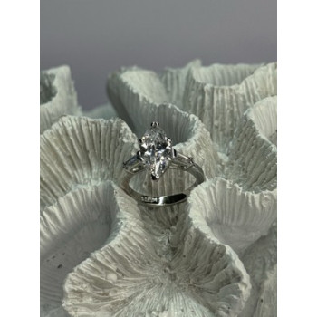Beautiful 925 Sterling Silver CZ Ring Size 6
