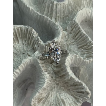 Beautiful 925 Sterling Silver CZ Ring Size 6