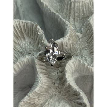 Beautiful 925 Sterling Silver CZ Ring Size 6