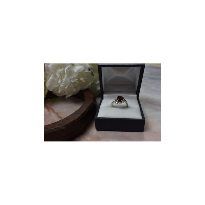 925 Sterling Silver Garnet & CZ Ring Size 6