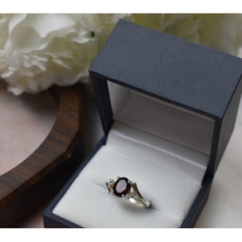 925 Sterling Silver Garnet & CZ Ring Size 6
