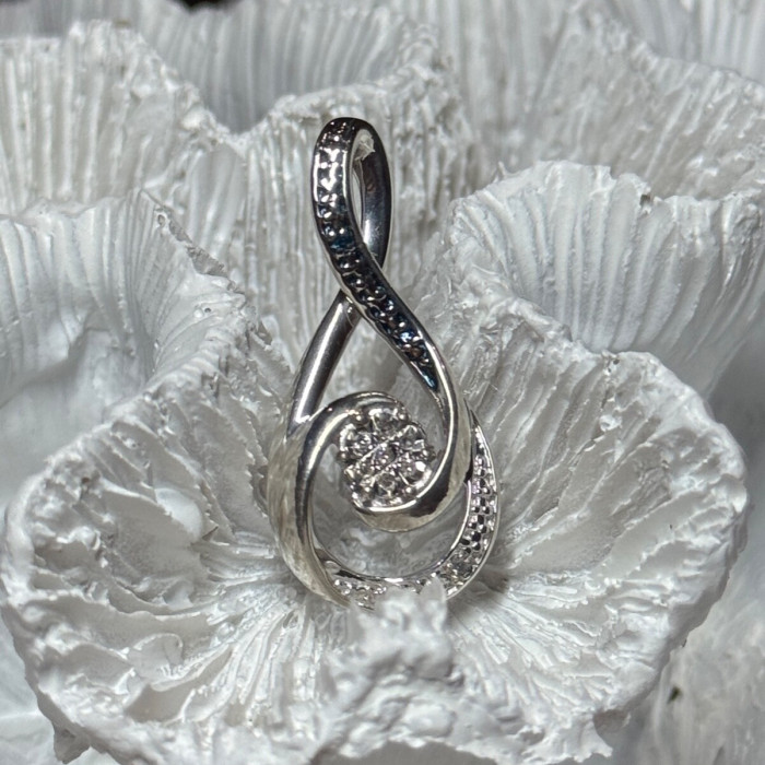 925 Sterling Silver White & Blue Topaz Pendant Length 1.1 Inch