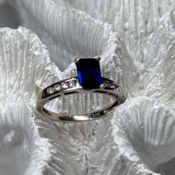 14K White Gold Sapphire & Diamonds Ring Size 5.5