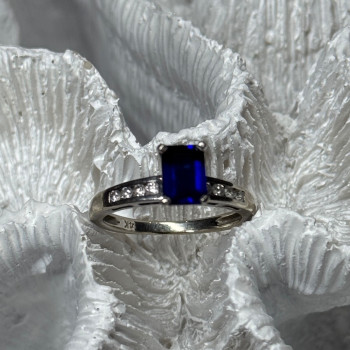 14K White Gold Sapphire & Diamonds Ring Size 5.5