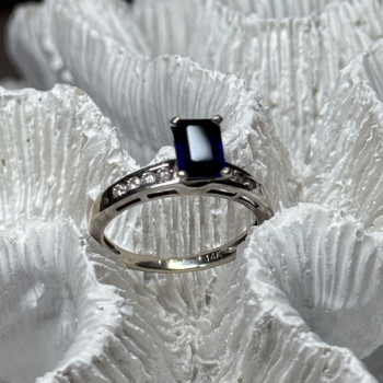 14K White Gold Sapphire & Diamonds Ring Size 5.5