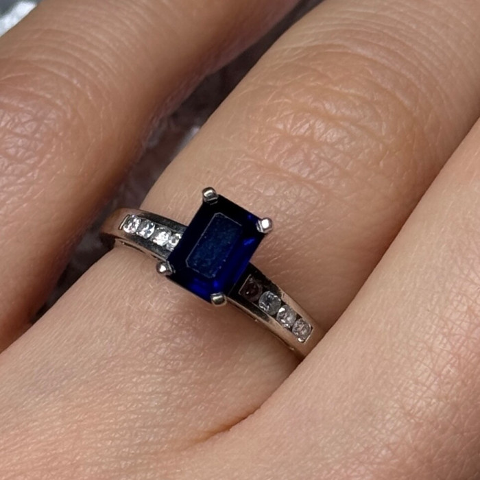 14K White Gold Sapphire & Diamonds Ring Size 5.5
