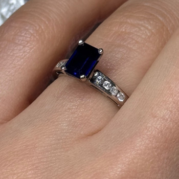14K White Gold Sapphire & Diamonds Ring Size 5.5