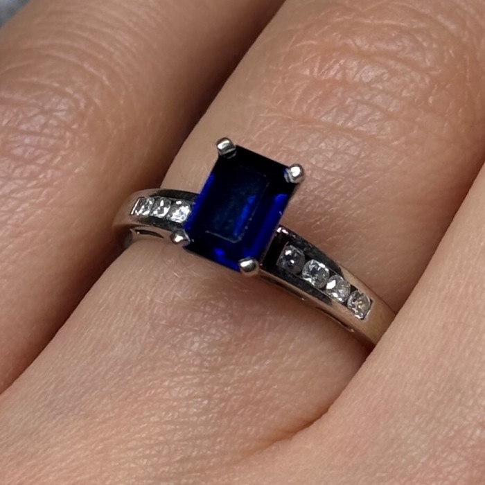 14K White Gold Sapphire & Diamonds Ring Size 5.5