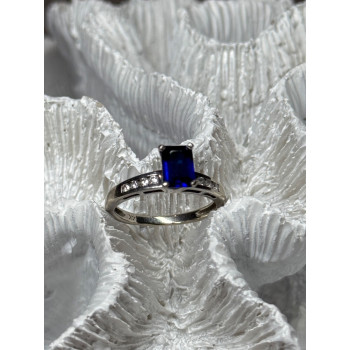 14K WHITE GOLD SAPPHIRE & DIAMONDS RING SIZE 5.5