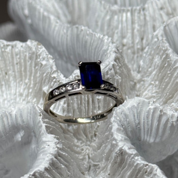 14K White Gold Sapphire & Diamonds Ring Size 5.5