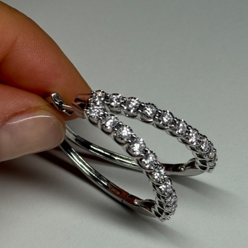 10K White Gold Diamonds 0.9 Carat Earrings Length 34 mm