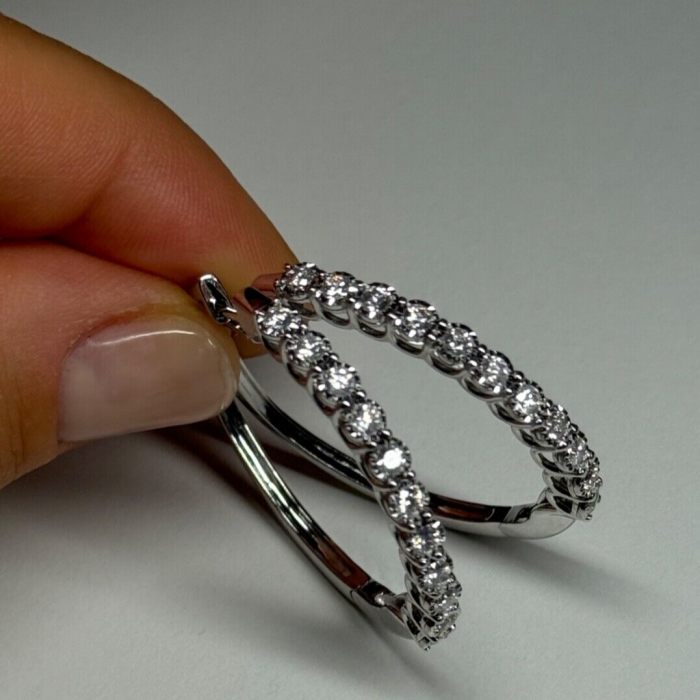 10K White Gold Diamonds 0.9 Carat Earrings Length 34 mm