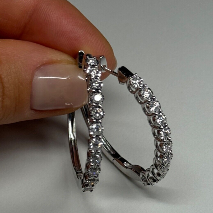 10K White Gold Diamonds 0.9 Carat Earrings Length 34 mm