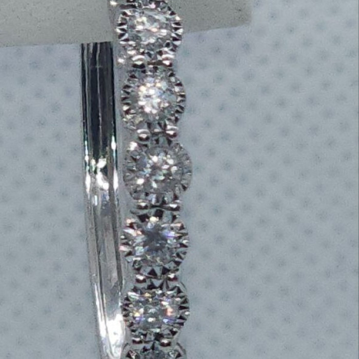 10K White Gold Diamonds 0.9 Carat Earrings Length 34 mm