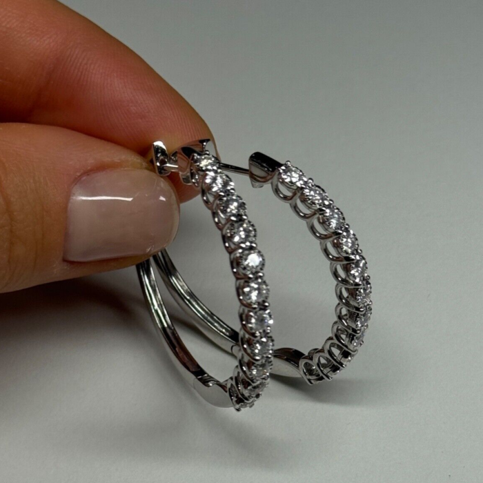 10K White Gold Diamonds 0.9 Carat Earrings Length 34 mm