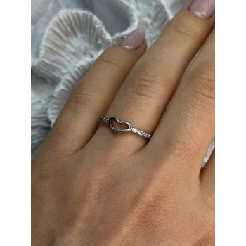 925 Sterling Silver CZ Heart Ring Size 8
