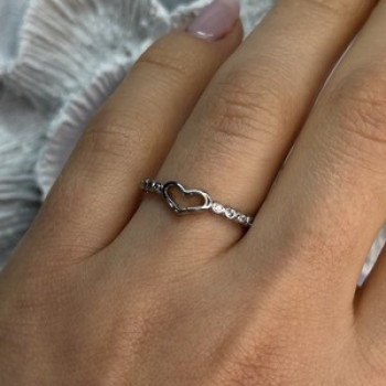 925 Sterling Silver CZ Heart Ring Size 8