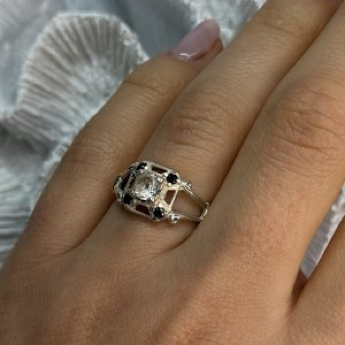 925 Sterling Silver White & Blue Sapphire Ring Size 7